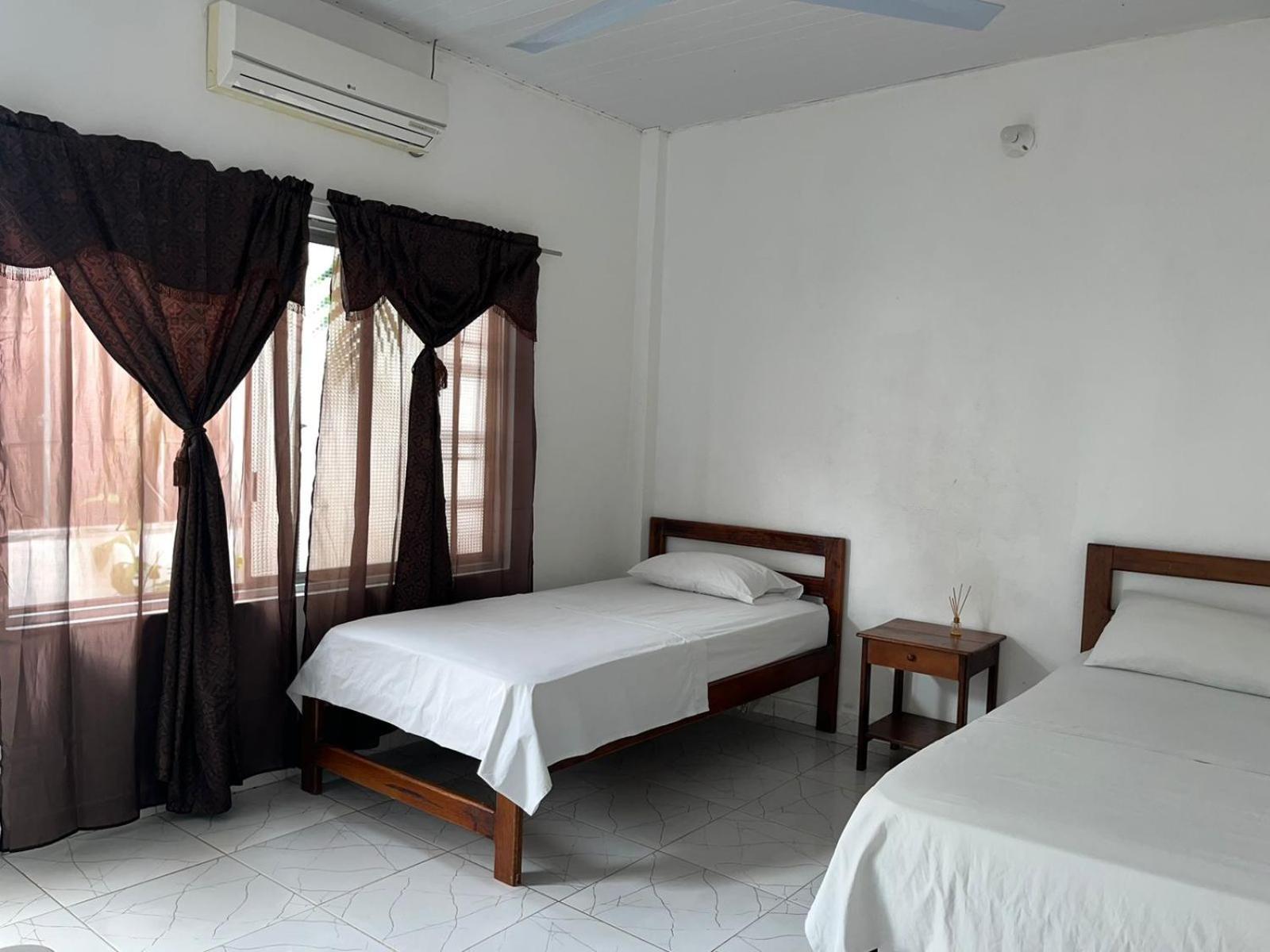 Hotel Heliconias Летисия Экстерьер фото