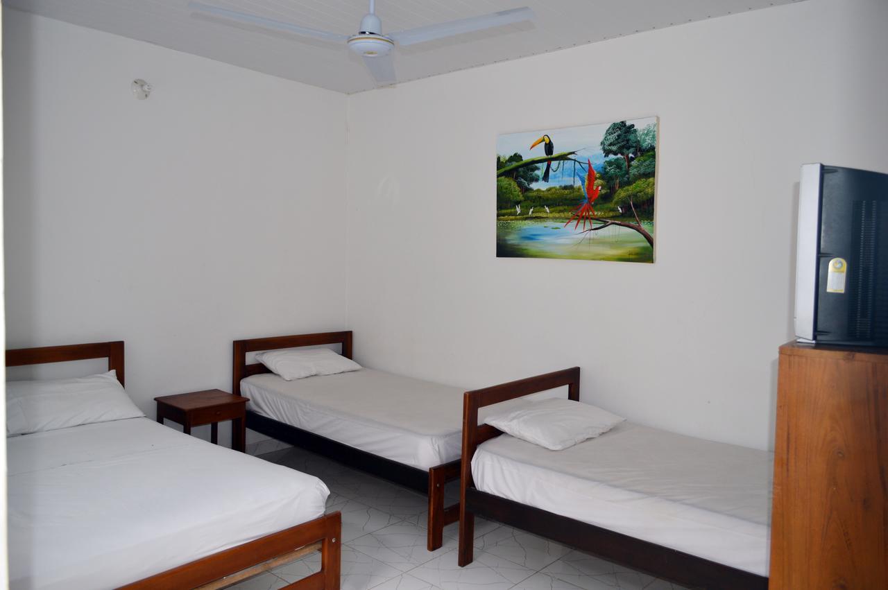 Hotel Heliconias Летисия Экстерьер фото