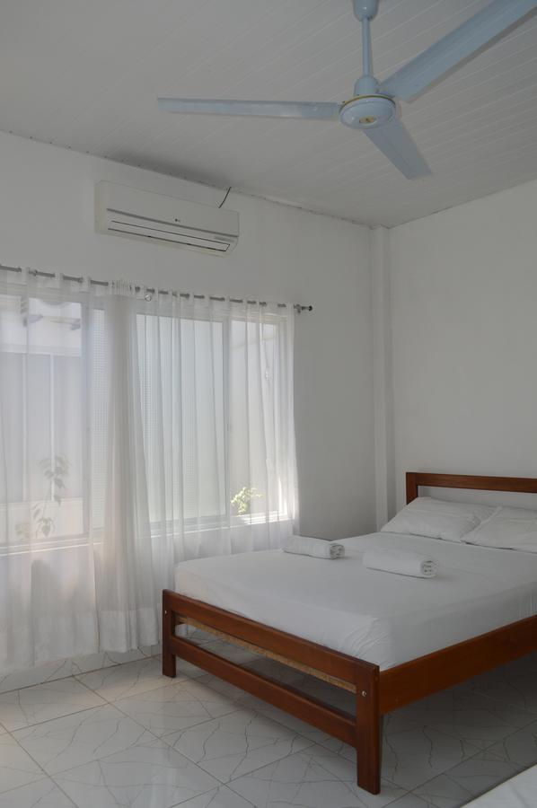 Hotel Heliconias Летисия Экстерьер фото