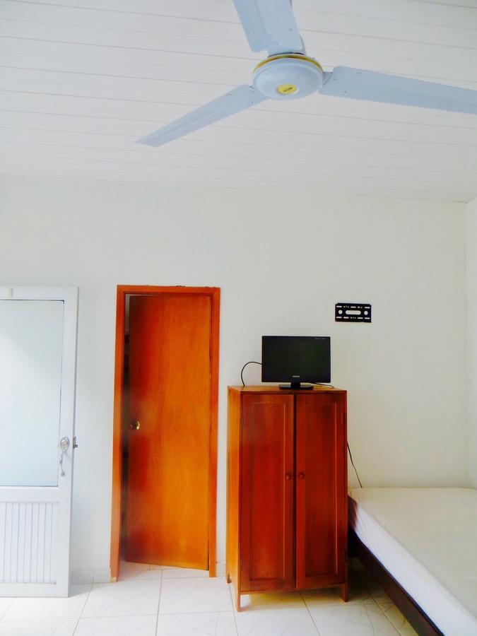 Hotel Heliconias Летисия Экстерьер фото