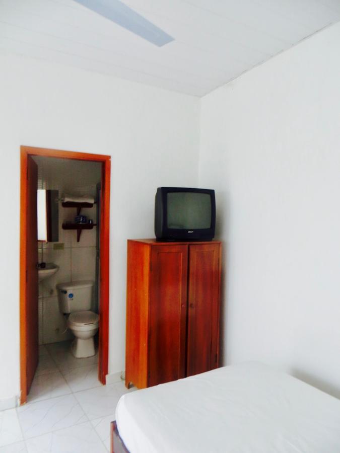 Hotel Heliconias Летисия Экстерьер фото